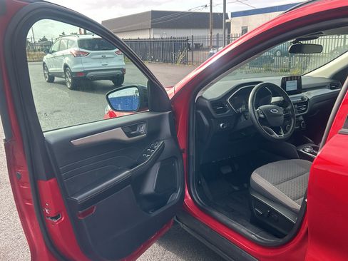Used 2022 Ford Escape SE w/ SE Sport Appearance Package AWD/4WD image 13