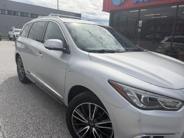 Used 2017 INFINITI QX60 FWD w/ Deluxe Technology Package image 4