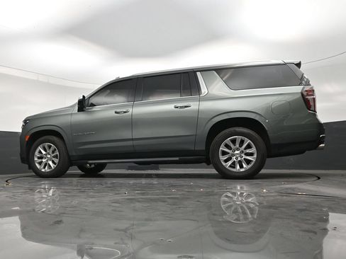 Used 2023 Chevrolet Suburban Premier RWD image 21