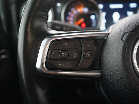 Used 2023 Jeep Wrangler Unlimited Sahara AWD/4WD image 26