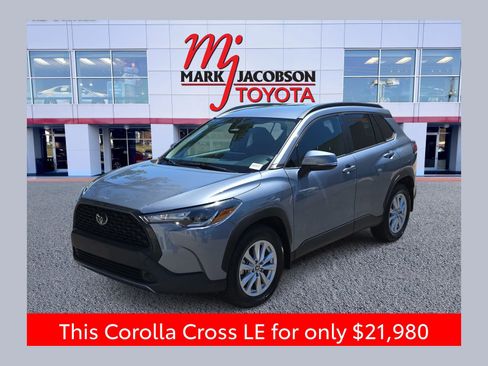 Used 2023 Toyota Corolla Cross LE AWD/4WD image 1