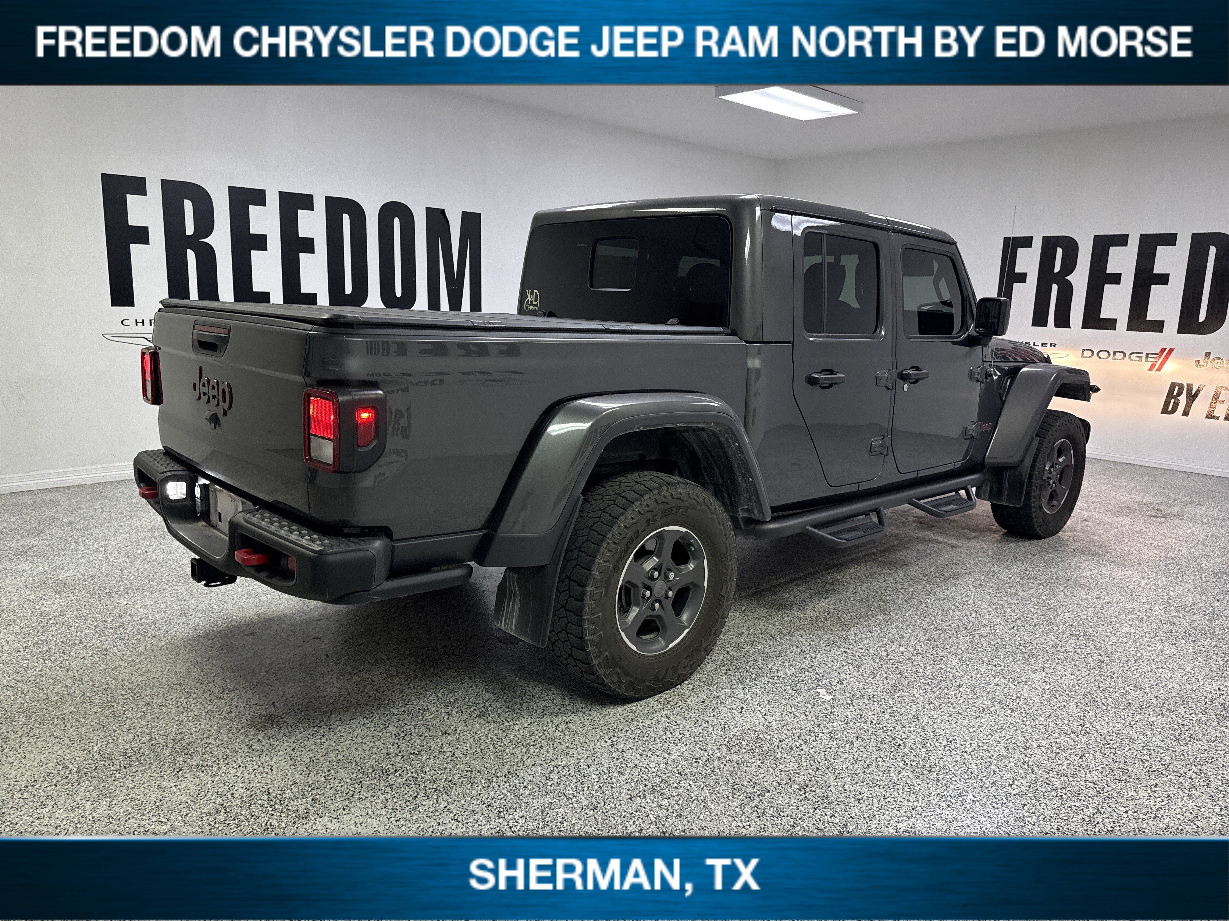 Used 2021 Jeep Gladiator Rubicon AWD/4WD image 4