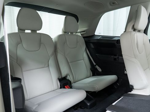 New 2026 Volvo XC90 T8 Ultra w/ Protection Package Premier AWD/4WD image 25