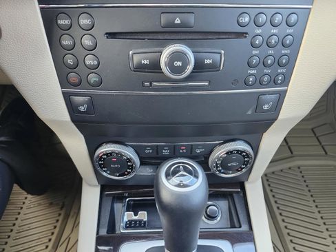 Used 2010 Mercedes-Benz GLK 350 4MATIC image 20