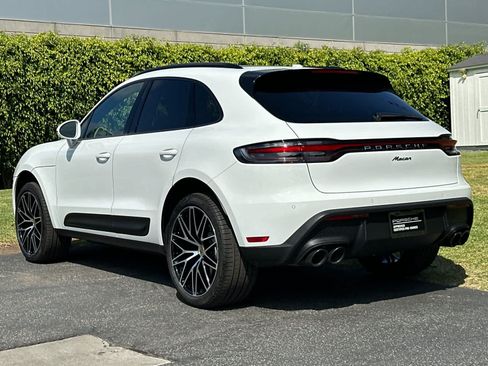 Used 2026 Porsche Macan AWD/4WD image 3
