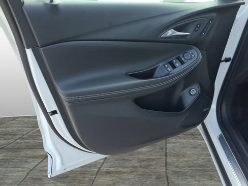 Used 2025 Buick Encore GX Avenir w/ Avenir Technology Package FWD image 13