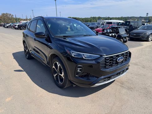 Used 2025 Ford Escape ST-Line Elite AWD/4WD image 3