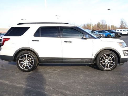 Used 2017 Ford Explorer Sport w/ Equipment Group 401A image 4
