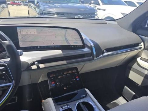 Used 2026 Cadillac Vistiq Sport AWD/4WD image 4