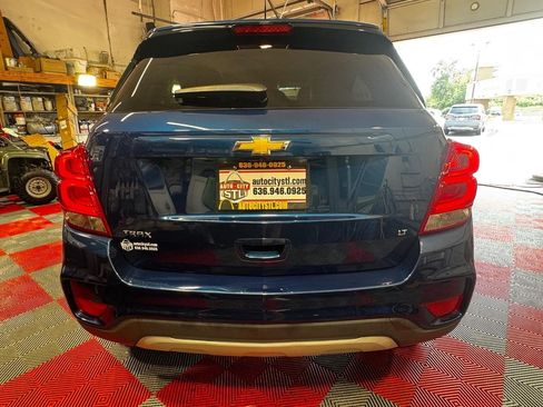 Used 2020 Chevrolet Trax LT w/ LT Convenience Package FWD image 6