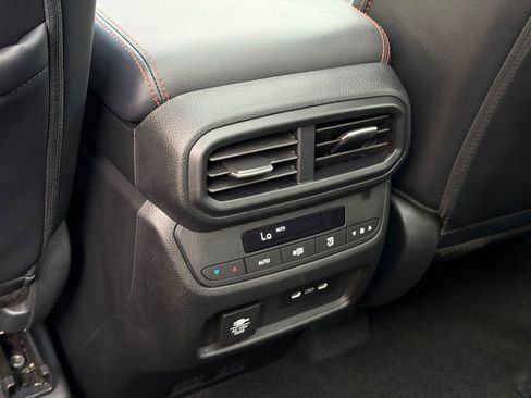 Used 2025 Honda Pilot TrailSport image 21