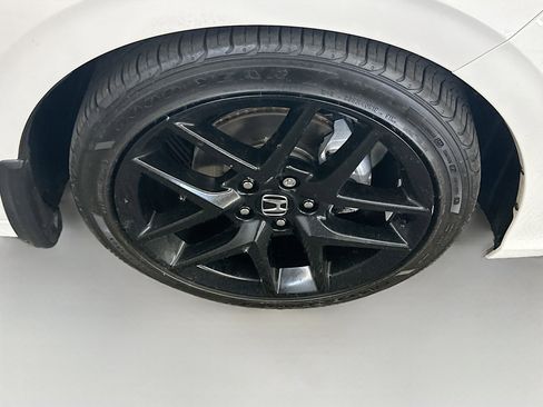 Used 2025 Honda Civic Sport image 11