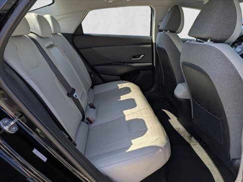 Used 2023 Hyundai Elantra Limited FWD image 20