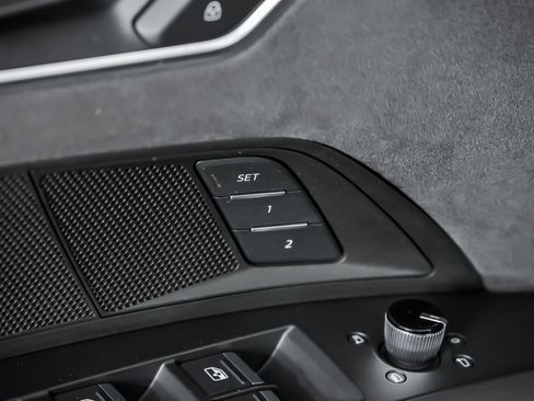 Used 2022 Audi e-tron GT Prestige w/ Prestige Package image 18