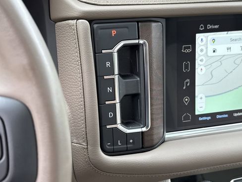 Used 2022 GMC Yukon Denali image 17