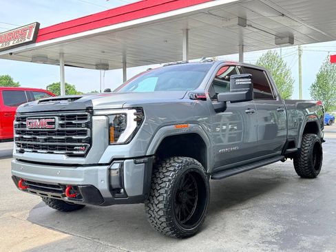 Used 2024 GMC Sierra 2500 AT4 w/ Technology Package AWD/4WD image 6