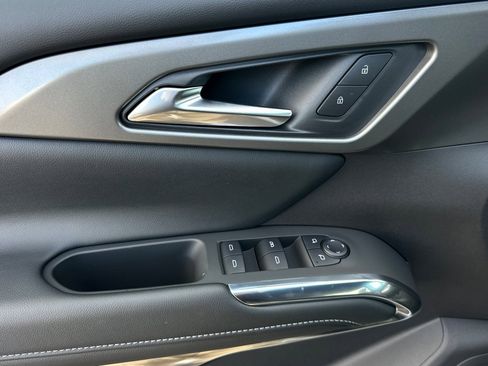 New 2026 Chevrolet Traverse LT image 11