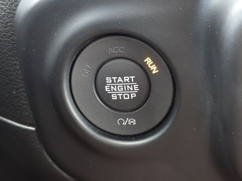 Used 2020 Jeep Gladiator Sport image 27