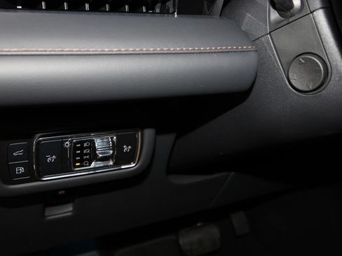 Used 2024 Lincoln Nautilus Premier w/ Equipment Group 102A AWD/4WD image 11