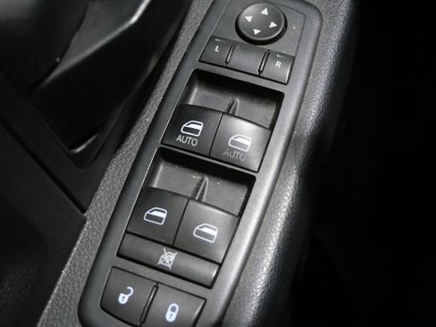 Used 2016 RAM 1500 Express AWD/4WD image 12
