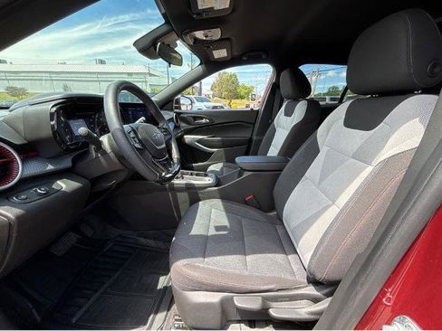 Used 2024 Chevrolet Trax RS w/ Driver Confidence Package FWD image 17