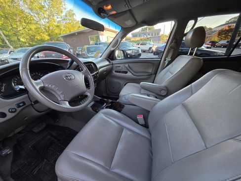 Used 2006 Toyota Sequoia SR5 image 9