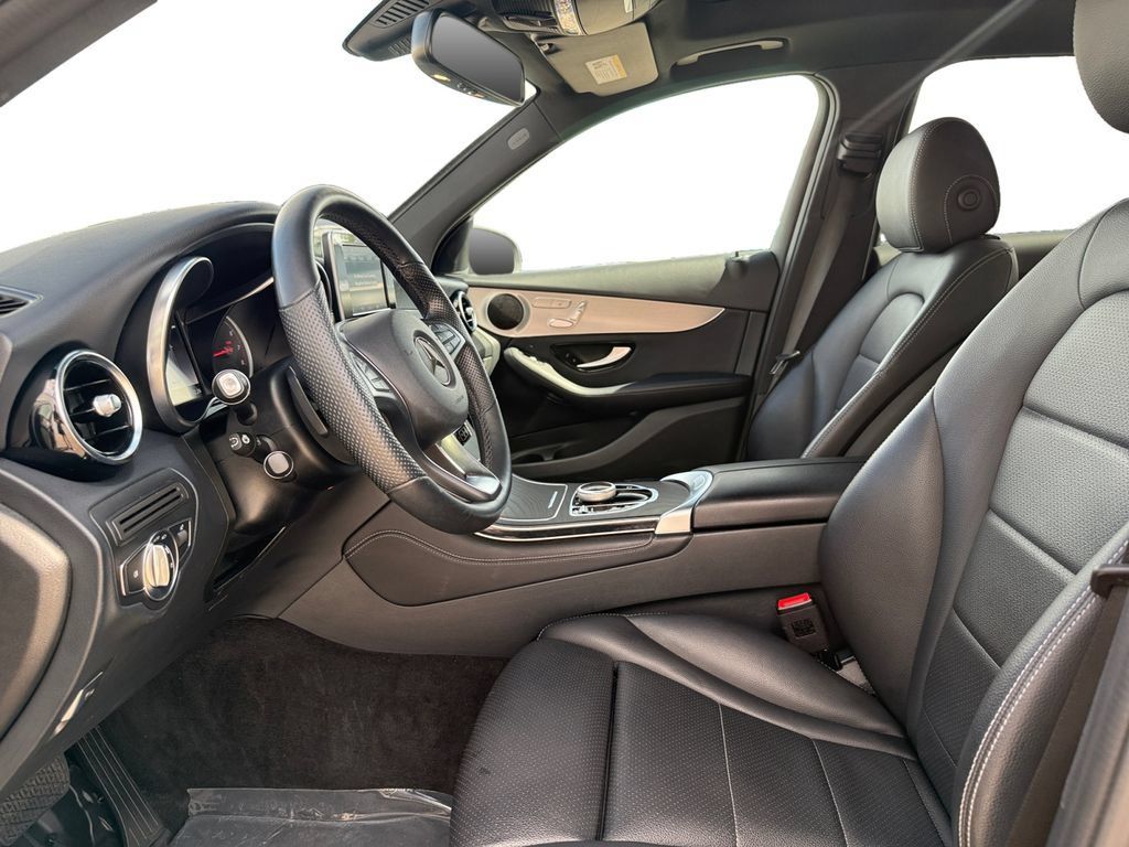 Used 2019 Mercedes-Benz GLC 300 4MATIC image 22