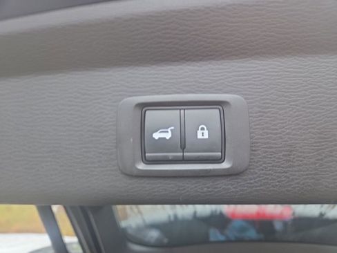 Used 2023 Mitsubishi Outlander SE image 12