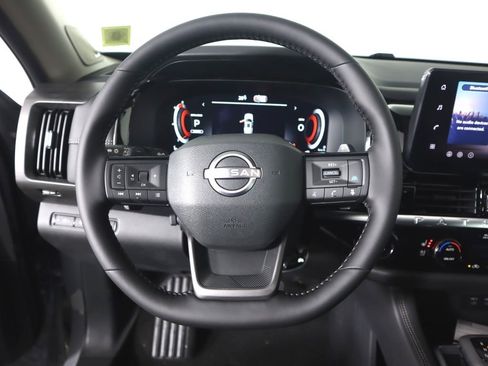 New 2026 Nissan Pathfinder Platinum image 10