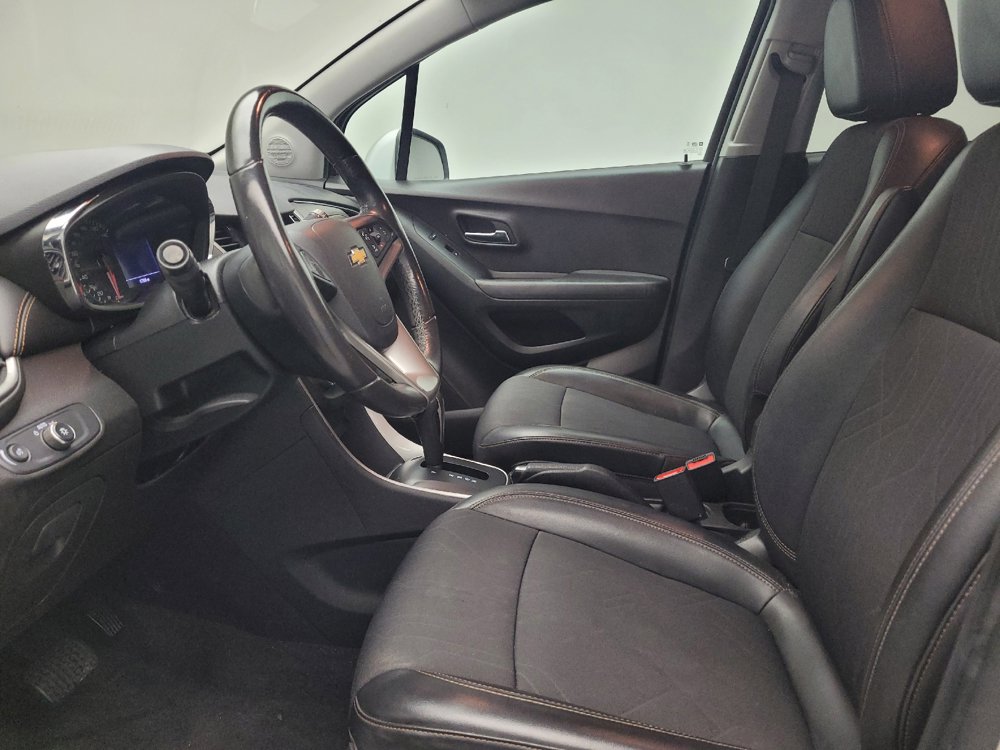 Used 2020 Chevrolet Trax LT w/ LT Convenience Package FWD image 17