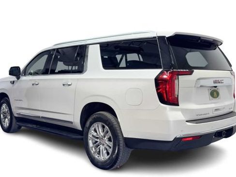 Used 2023 GMC Yukon XL SLT w/ SLT Premium Package RWD image 4