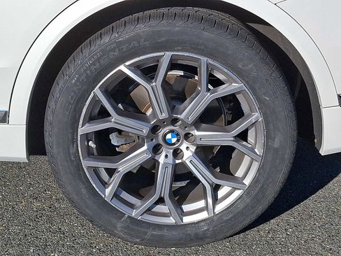 Used 2023 BMW X7 xDrive40i w/ Premium Package image 7