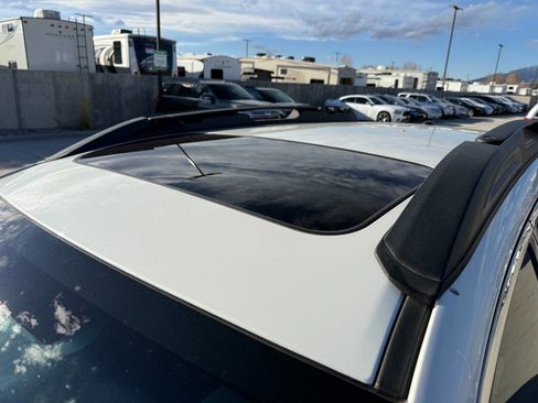 Used 2015 Subaru Outback 2.5i Limited image 9