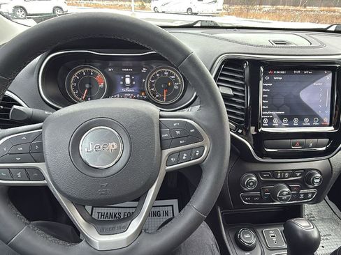 Used 2022 Jeep Cherokee Limited image 25