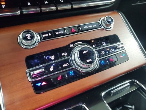 Used 2022 Lincoln Aviator Reserve w/ Elements Package Plus image 24