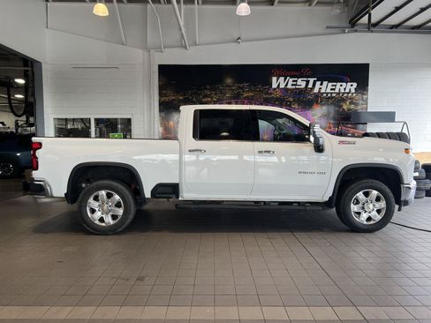 Used 2022 Chevrolet Silverado 2500 LTZ w/ LTZ Plus Package AWD/4WD image 12