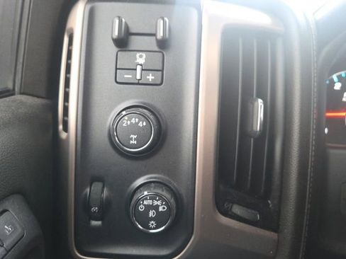 Used 2017 GMC Sierra 2500 Denali w/ Duramax Plus Package AWD/4WD image 25