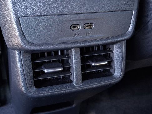 Used 2026 Chevrolet Equinox LT FWD image 11