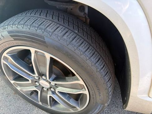 Used 2019 GMC Acadia Denali w/ Technology Package AWD/4WD image 3