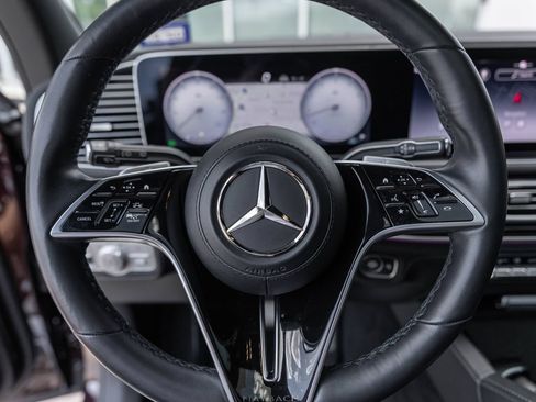 Used 2024 Mercedes-Benz Maybach GLS 600 4MATIC image 26