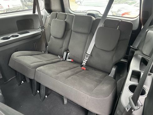 Used 2020 Dodge Grand Caravan SE FWD image 22