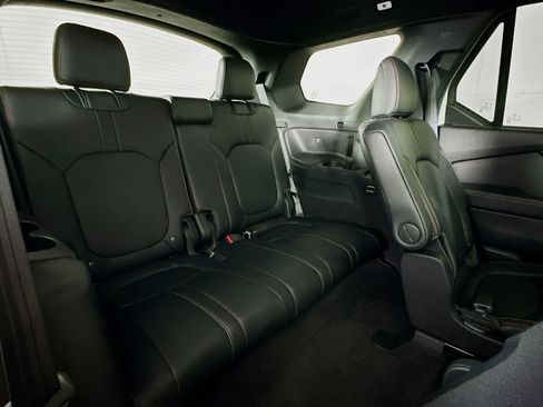Used 2025 Honda Pilot TrailSport image 32
