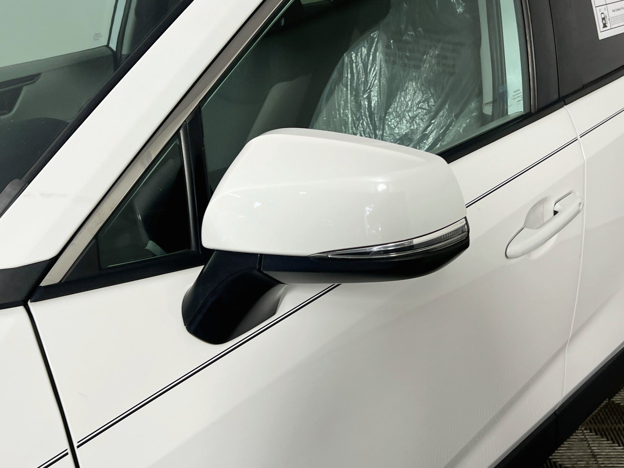 Used 2023 Toyota RAV4 XLE w/ Convenience Package FWD image 13