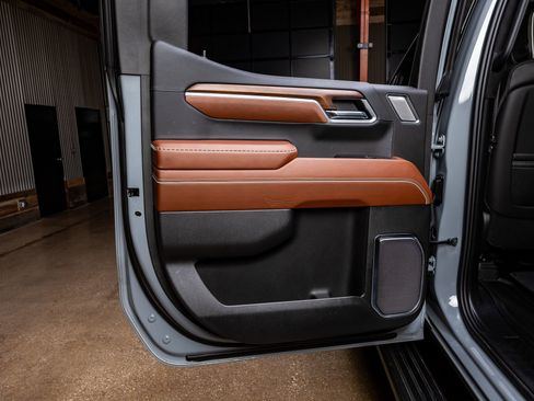 Used 2025 GMC Sierra 1500 Denali Ultimate image 38