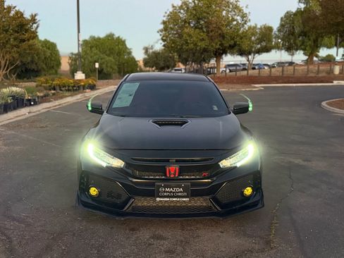 Used 2018 Honda Civic Type R image 5