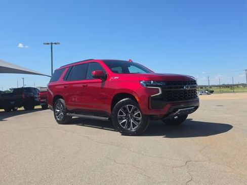 Used 2023 Chevrolet Tahoe Z71 w/ Luxury Package AWD/4WD image 9