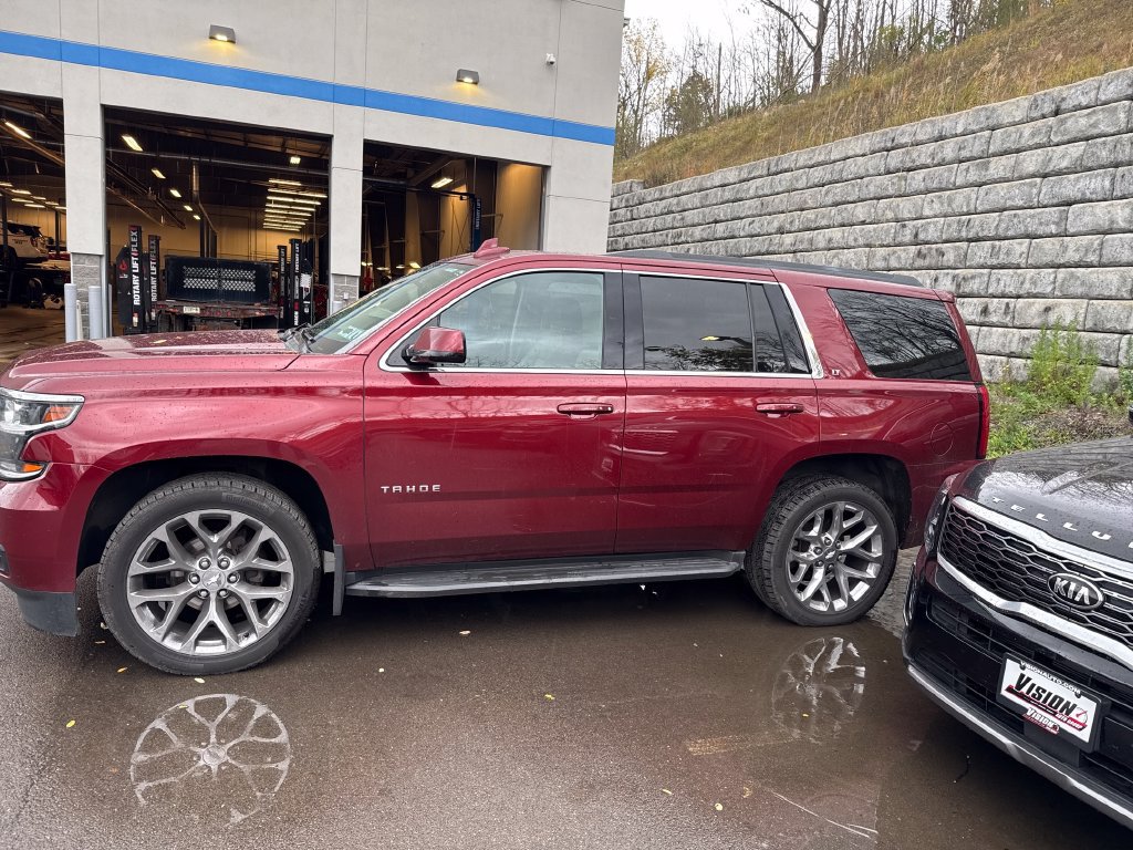 Used 2020 Chevrolet Tahoe LT w/ Luxury Package AWD/4WD image 9