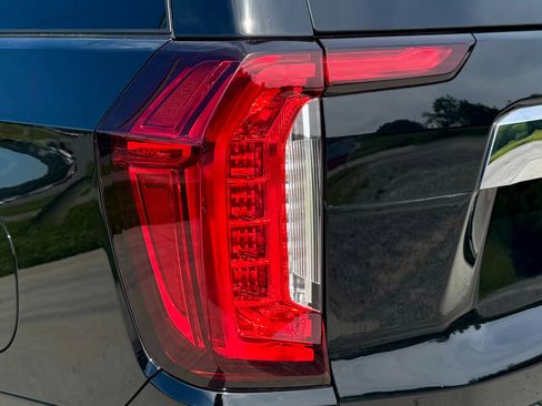 Used 2022 GMC Yukon XL SLT w/ SLT Premium Package AWD/4WD image 90