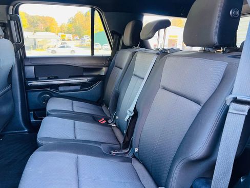 Used 2020 Ford Expedition XLT image 19