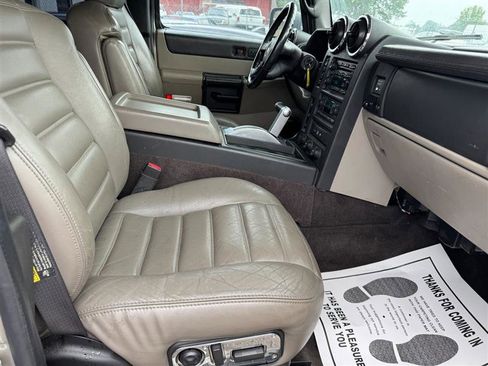 Used 2005 HUMMER H2 SUT w/ Preferred Equipment Group image 25